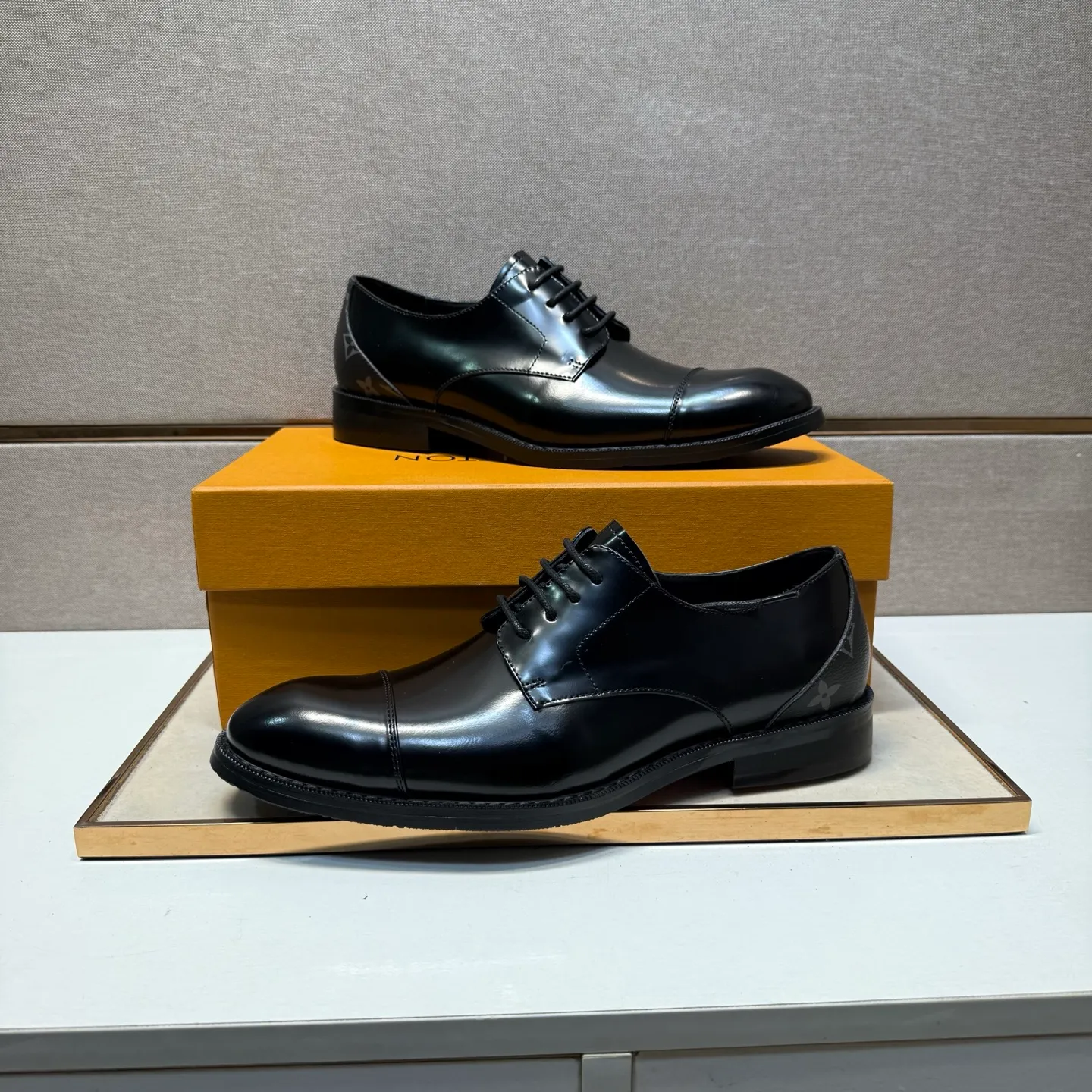 Men's men's shoes 💰pp500 [LV～] Men's casual formal leather shoes 2025z cabinet sales simultaneously 🔶Size: 38-44 #️⃣ 🔷2 colors🔜The upper is made of cowhide stitching ➕Cowhide lining, comfortable and breathable, sole: original comfortable and wear-resistant outsole, ⚠️real thing📱photographed🎬real thing is better📢📢📢